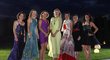 Kvitová se spolu s dalšími šesti tenistkami předvedla v šatech od tureckých módních návrhářů