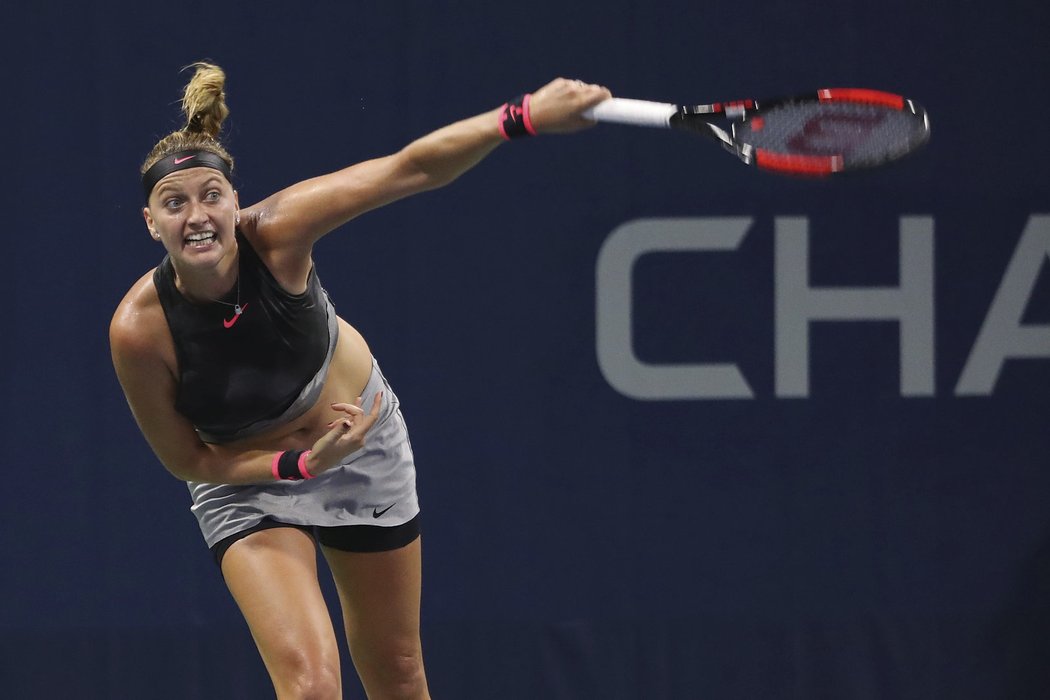 Petra Kvitová postoupila po výhře nad Francouzkou Alizé Cornetovou 6:1 a 6:2 do třetího kola grandslamového US Open.