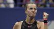 Petra Kvitová se povzbuzuje ve čtvrtfinále US Open proti Venus Williamsové