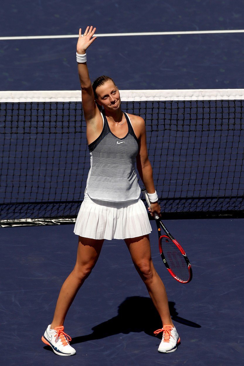 Petra Kvitová mává fanouškům po vítězném zápase na turnaji v Indian Wells