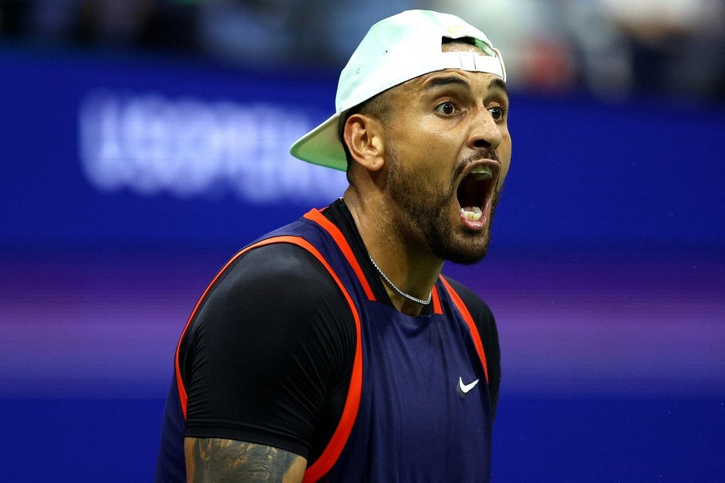 Tenisový nervák Nick Kyrgios opět vybouchl. Po čtvrtfinálovém vyřazení z US Open si zlost vybil na svých raketách