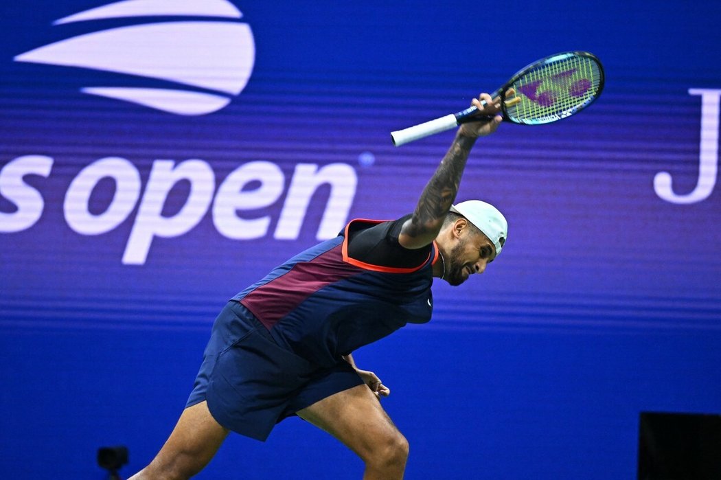 Tenisový nervák Nick Kyrgios opět vybouchl. Po čtvrtfinálovém vyřazení z US Open si zlost vybil na svých raketách