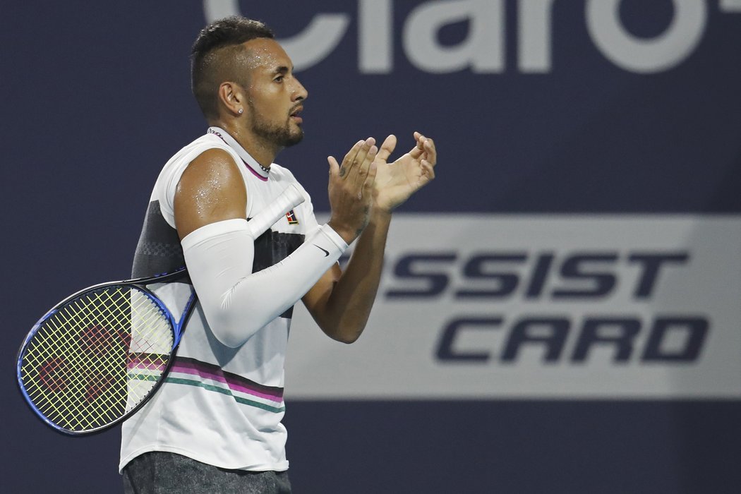 Nick Kyrgios ze sebe pověst kontroverzní osoby asi nikdy nesetřese