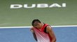 Australský tenista Nick Kyrgios v utkání se Stanem Wawrinkou na turnaji v Dubaji