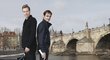 Roger Federer a Tomáš Berdych pózují před Karlovým mostem