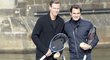 Roger Federer s Tomášem Berdychem takhle v únoru pózovali fotografům při propagaci tenisového Laver Cupu
