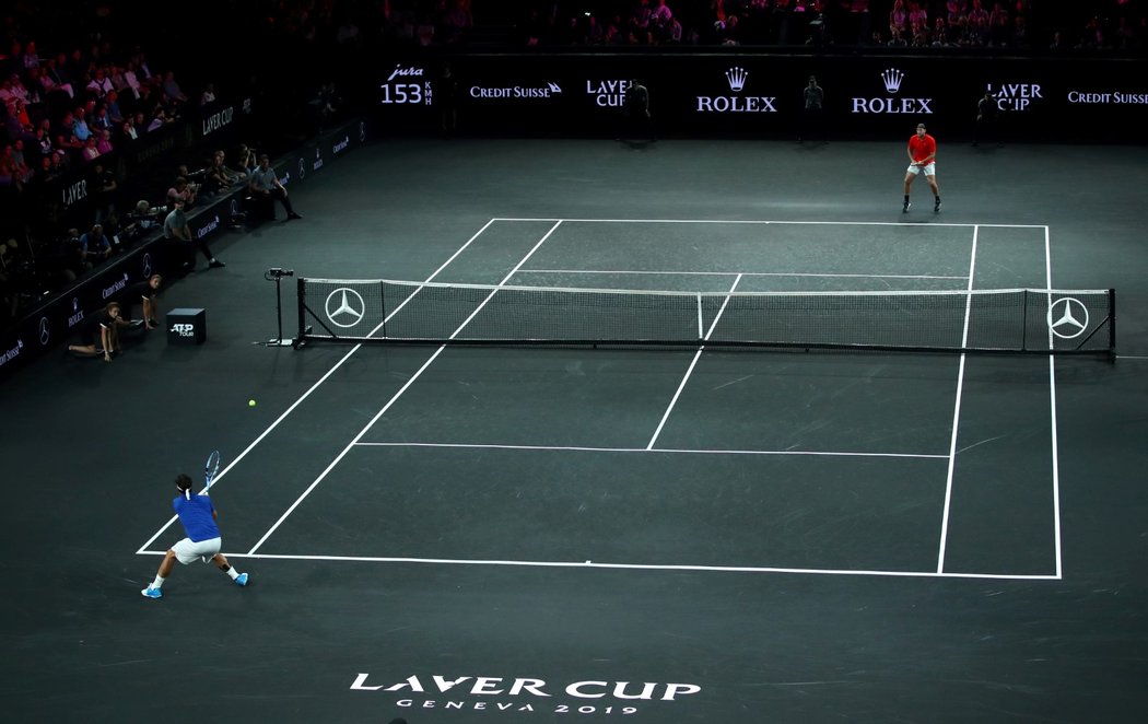 V pořadí 3. ročník tenisového Laver Cupu se koná ve švýcarské Ženevě, bojují proti sobě tým Evropy a výběr světa