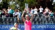 Trofej pro šampionku Livesport Prague Open zůstala v roce 2022 na domácí půdě, raduje se Marie Bouzková