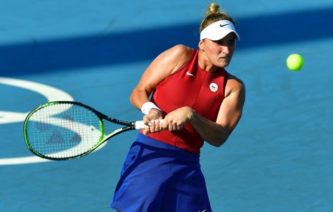 Markéta Vondroušová během 1. kola tenisového turnaje na LOH v Tokiu