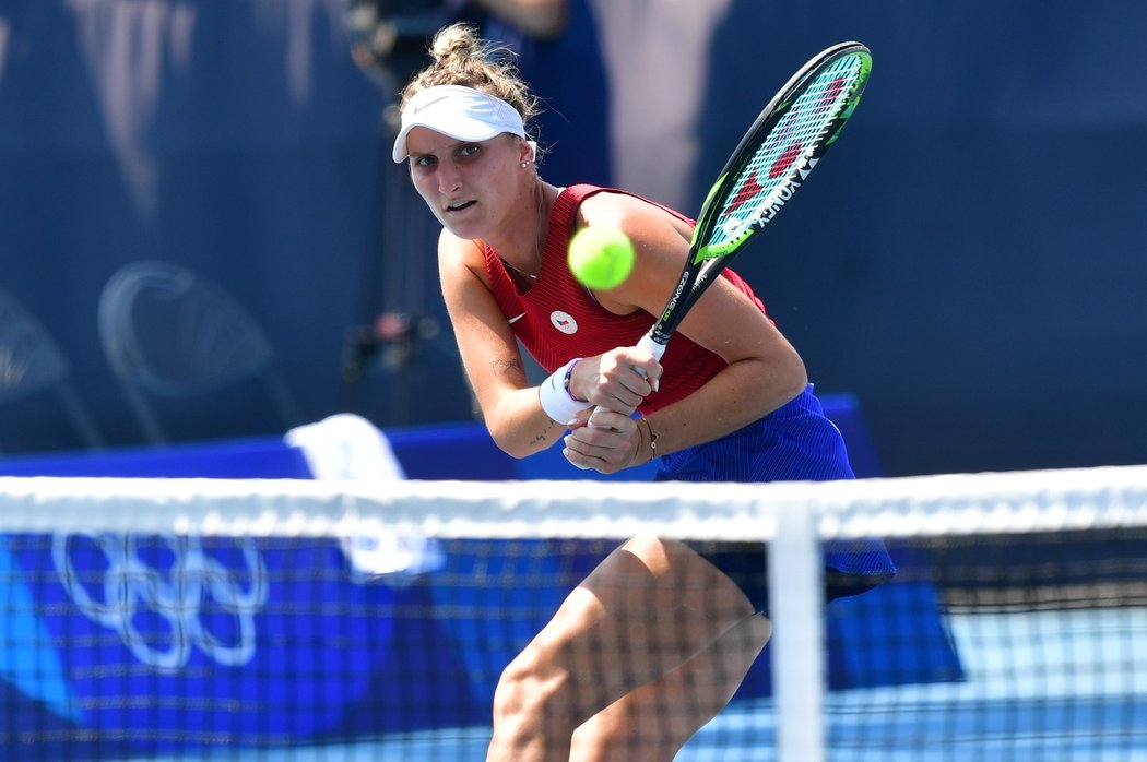 Markéta Vondroušová postoupila do semifinále po skreči soupeřky