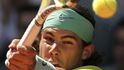 Nadal odehrává těžký forehand