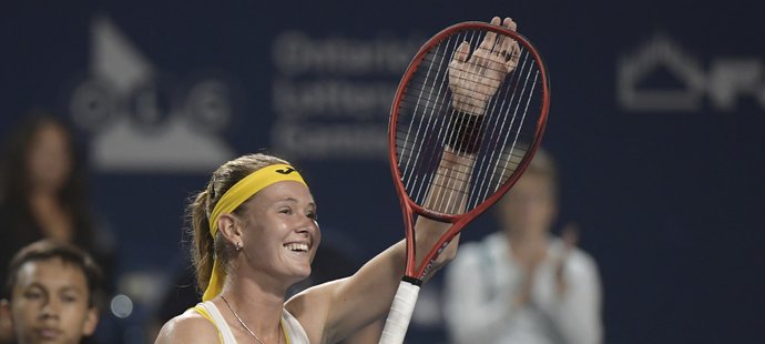 Marie Bouzková na turnaji v Torontu porazila 6:2, 7:5 osmou hráčku světa a vítězku předloňského US Open Američanku Sloane Stephensovou a postoupila do osmifinále. 
