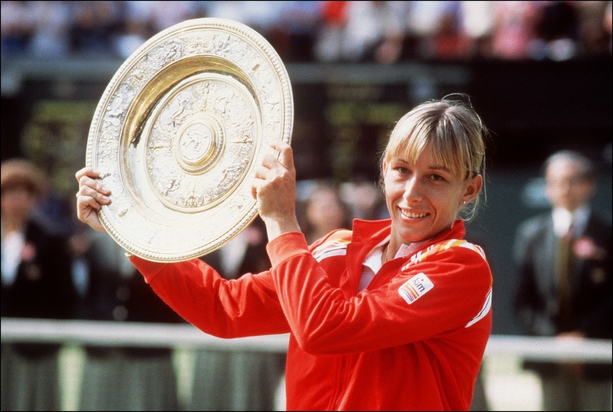 Martina Navrátilová zvedla nad hlavu wimbledonský &#34;talíř&#34; hned devětkrát