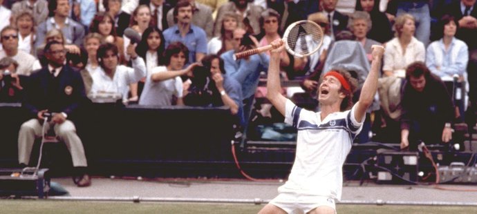 John McEnroe před čtyřiceti lety řádil ve Wimbledonu