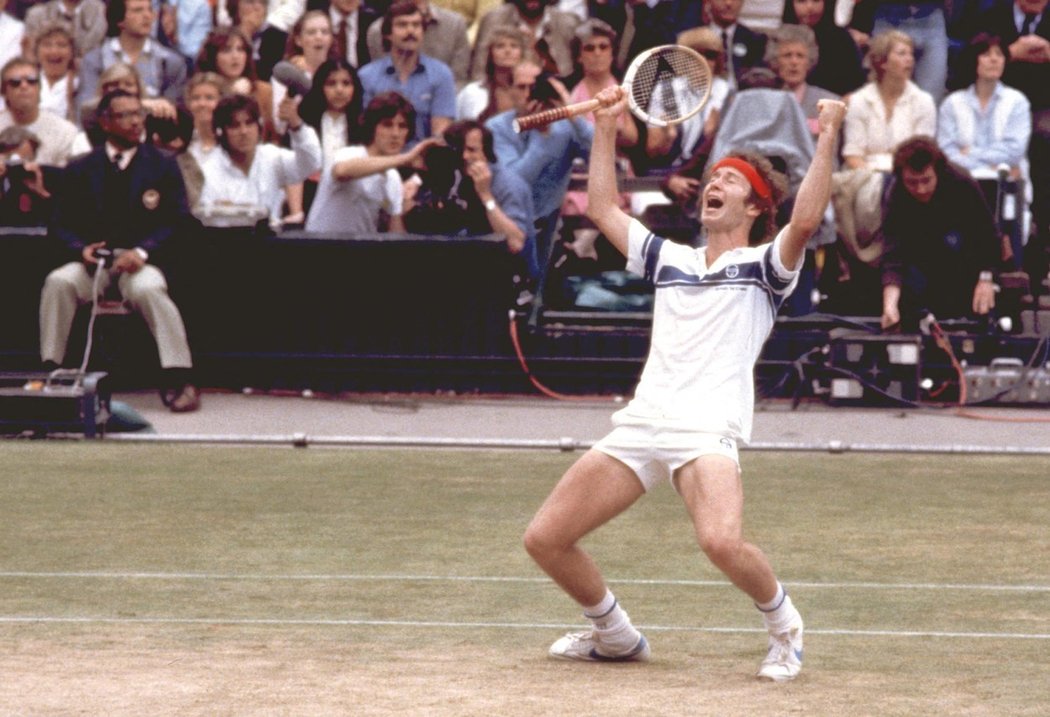 John McEnroe před čtyřiceti lety řádil ve Wimbledonu