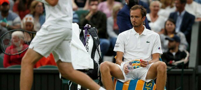 Daniil Medveděv možná přijde o Wimbledon
