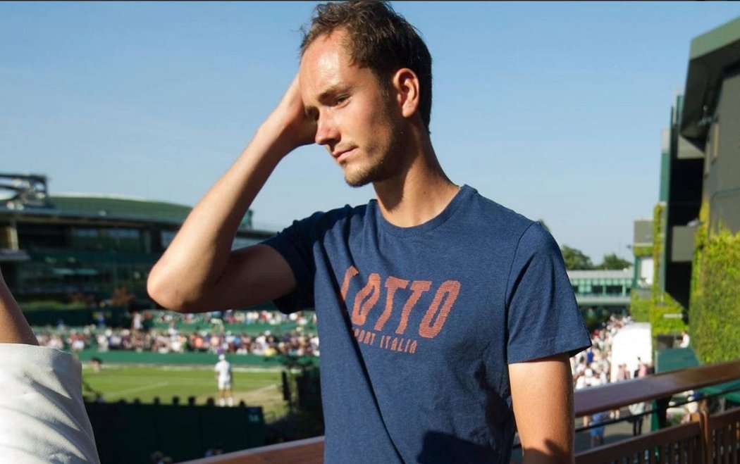 Mladý ruský tenista Daniil Medveděv po vyřazení na Wimbledonu