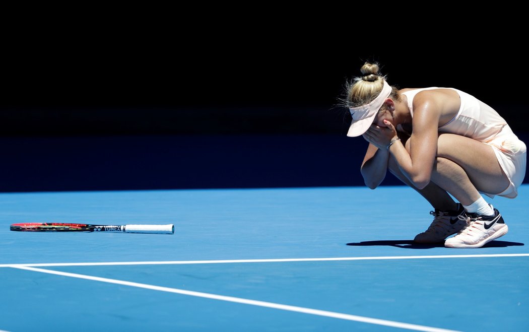 Já vážně postoupila? Mladičká ukrajinská tenistka Marta Kosťuková se raduje z velké výhry na Australian Open