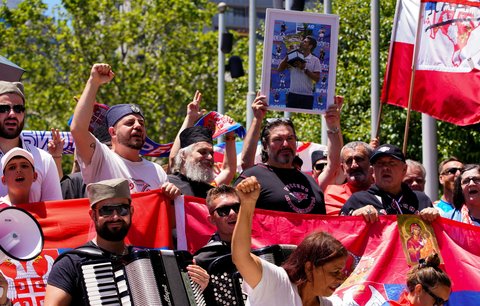 Srbské oslavy před soudem v Melbourne