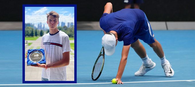 Nemohl stát, ale bojoval dál. Menšík ohromil svět, idolem je Djokovič Nemohl stát, ale bojoval dál. Menšík ohromil svět, idolem je Djokovič