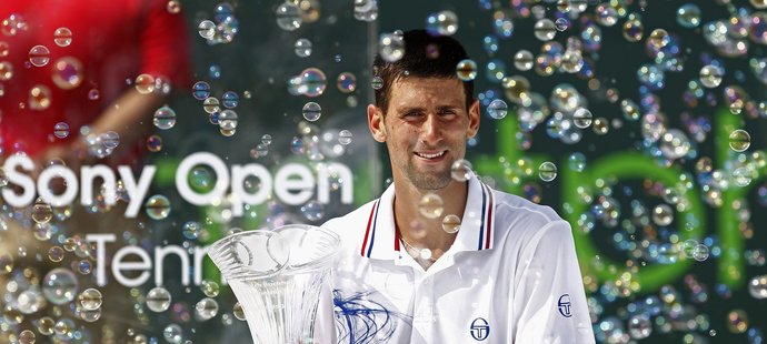 Novak Djokovič a titul z turnaje v Key Biscane.