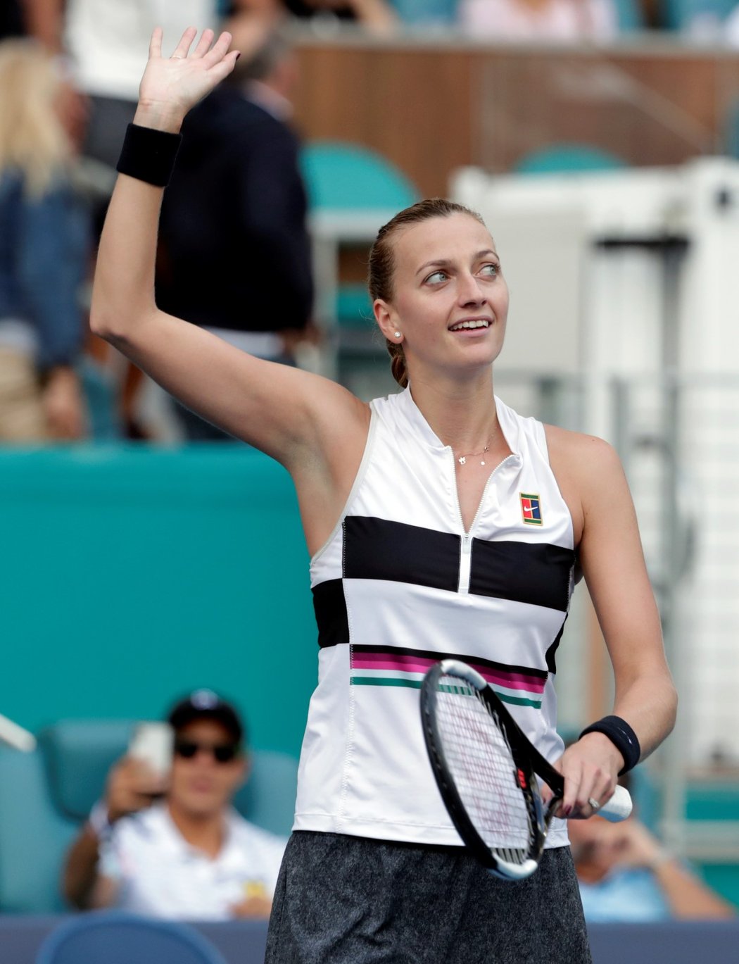 Tenistka Petra Kvitová zvládla úvodní zápas na neoblíbeném turnaji v Miami. Letošní finalistka Australian Open a vítězka ze Sydney porazila Marii Sakkariovou z Řecka 6:1, 6:4 a postoupila do třetího kola