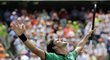 Roger Federer v euforii po finálovém vítězství nad Rafaelem Nadalem na turnaji v Miami