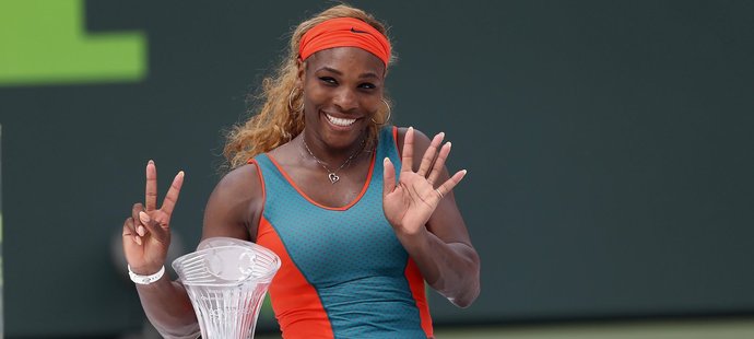 Serena Williamsová slaví svůj triumf na turnaji v Miami