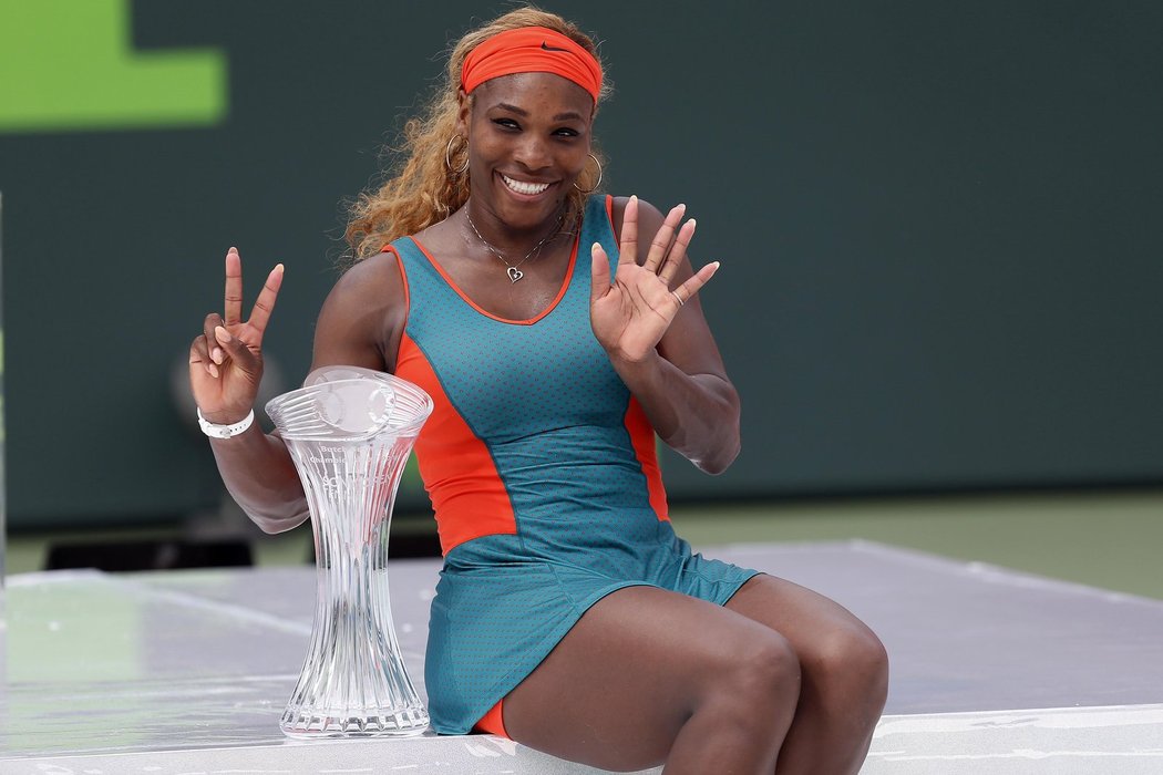 Serena Williamsová slaví svůj triumf na turnaji v Miami