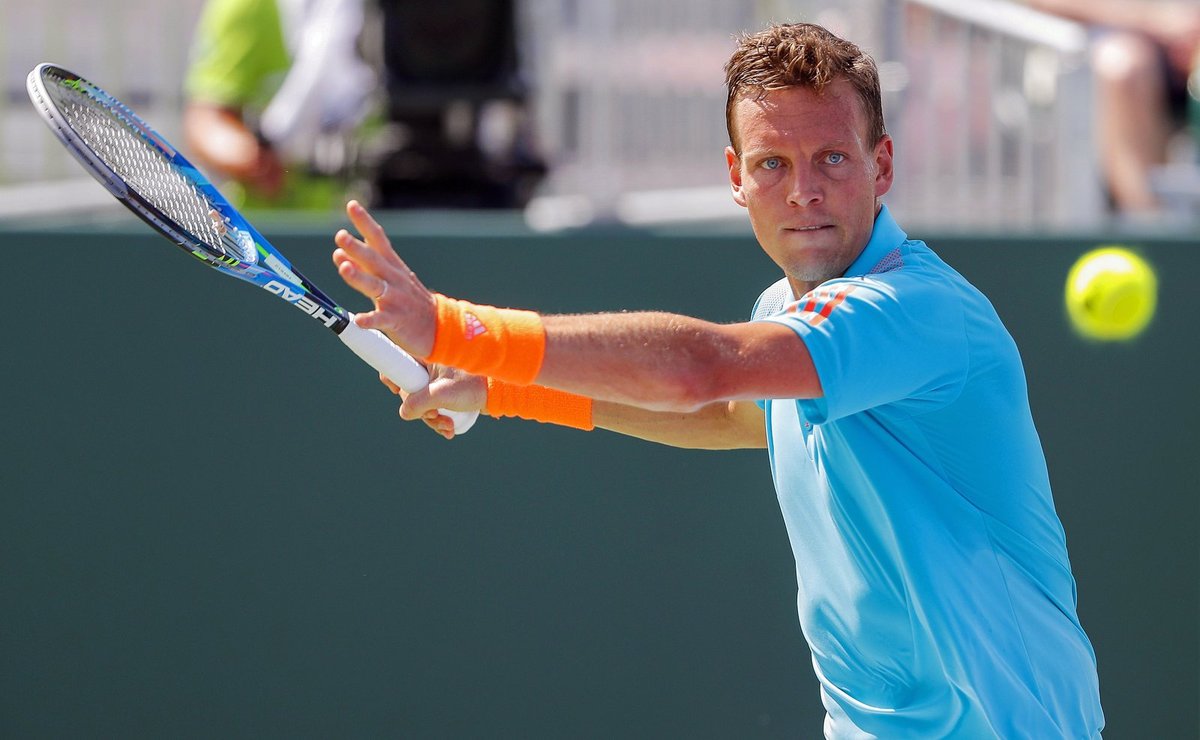 Tomáš Berdych v zápase proti Gillesi Müllerovi na turnaji v Miami