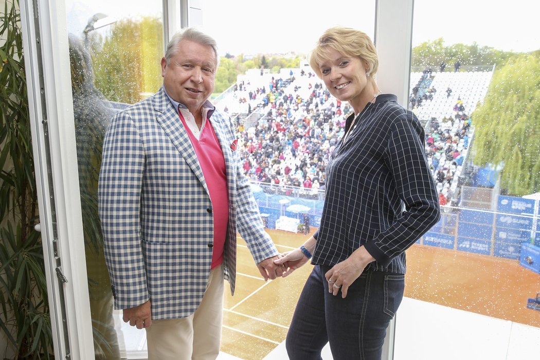 Miroslav Černošek s manželkou Petrou při tenisovém turnaji WTA v Praze ve Stromovce