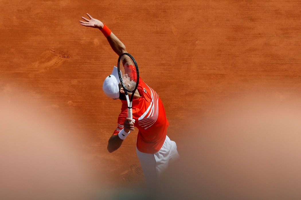 Srbský tenista Novak Djokovič si v Monte Carlu hladce poradil s Američanem Taylorem Fritzem a po výhře 6:3, 6:0 postoupil do čtvrtfinále