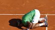 Jiří Veselý v euforii po svém životním vítězství nad Novakem Djokovičem na turnaji v Monte Carlu