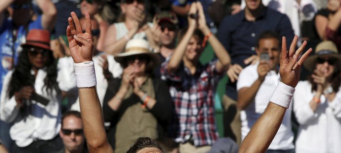 Jiří Veselý v euforii po triumfu nad Novakem Djokovičem na turnaji v Monte Carlu