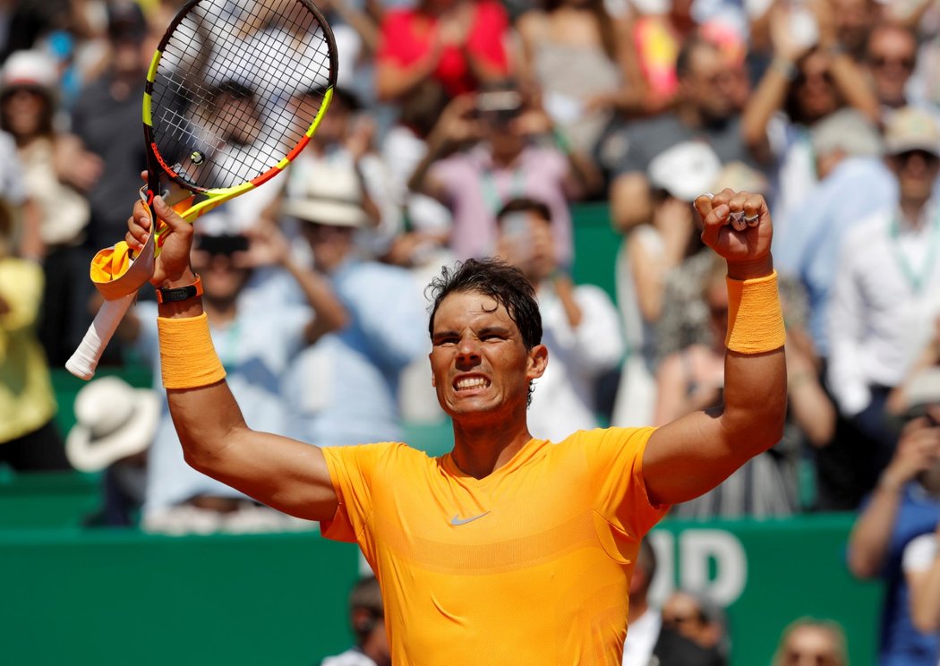 Šťastný španělský tenista Rafael Nadal po výhře nad Dominicem Thiemem ve čtvrtfinále turnaje v Monte Carlu