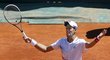 Novak Djokovič se rozčiluje na rozhodčího v zápase proti Berdychovi
