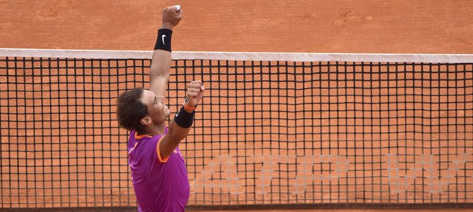 Rafael Nadal se raduje ze zisku titulu na turnaji v Monte Carlu
