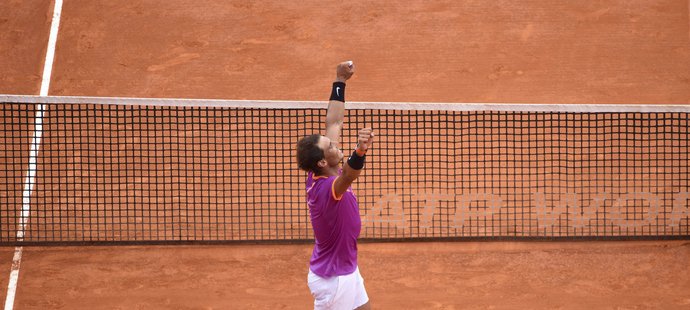 Rafael Nadal se raduje ze zisku titulu na turnaji v Monte Carlu