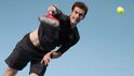 Andy Murray při servisu.
