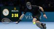 Britský tenista Andy Murray v utkání s Keiem Nishikorim během Turnaje mistrů