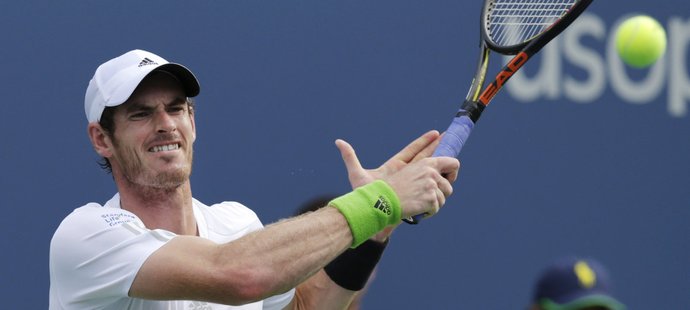 Andy Murray si ve třech setech poradil s Tsongou