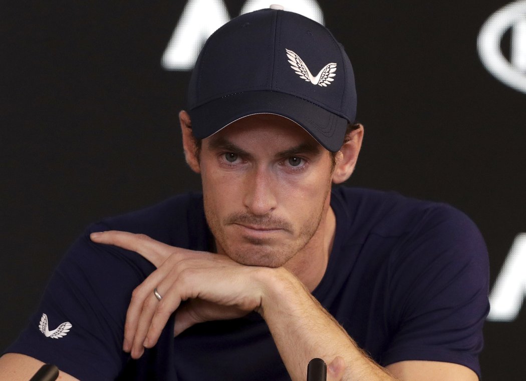 Zdrcený Andy Murray oznámil, že v průběhu letošní sezony ukončí svou kariéru