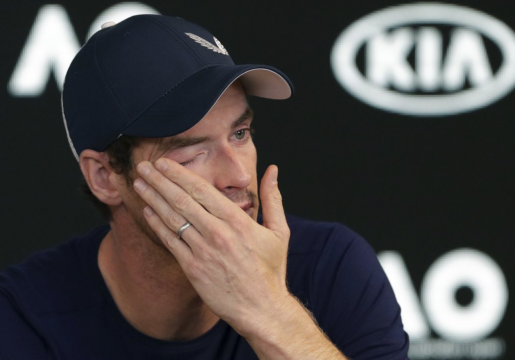 Zdrcený Andy Murray oznámil, že v průběhu letošní sezony ukončí svou kariéru