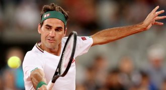 Federer se podrobil další operaci kolena. Na kurty se vrátí až příští rok