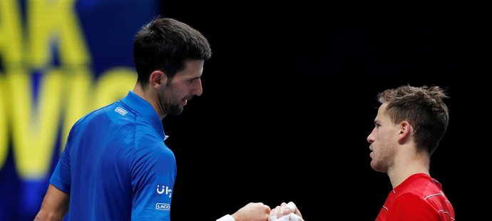 Novak Djokovič vstoupil do Turnaje mistrů jasnou výhrou nad Diegem Schwartzmanem