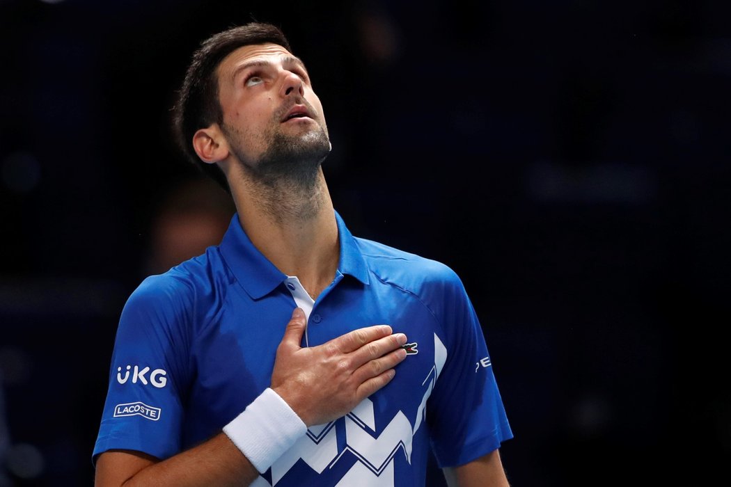 Novak Djokovič se raduje z vítězství nad Diegem Schwartzmanem