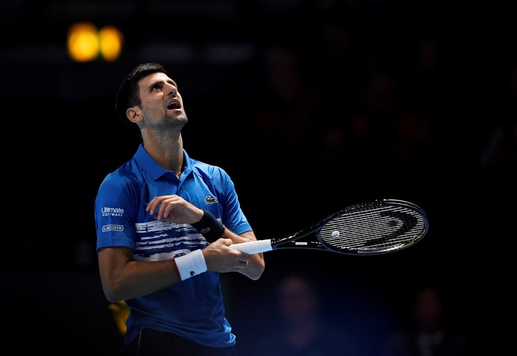 Novak Djokovič vypadl na Turnaji mistrů už ve skupině a světovou jedničkou tak zůstane Rafael Nadal