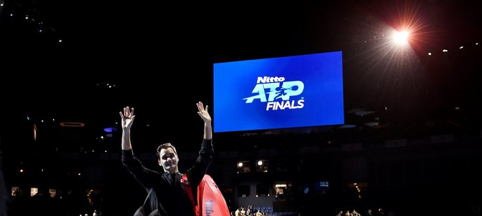 Po skalpu Novaka Djokoviče se Roger Federer ukáže londýnskému publiku i o finálovém víkendu