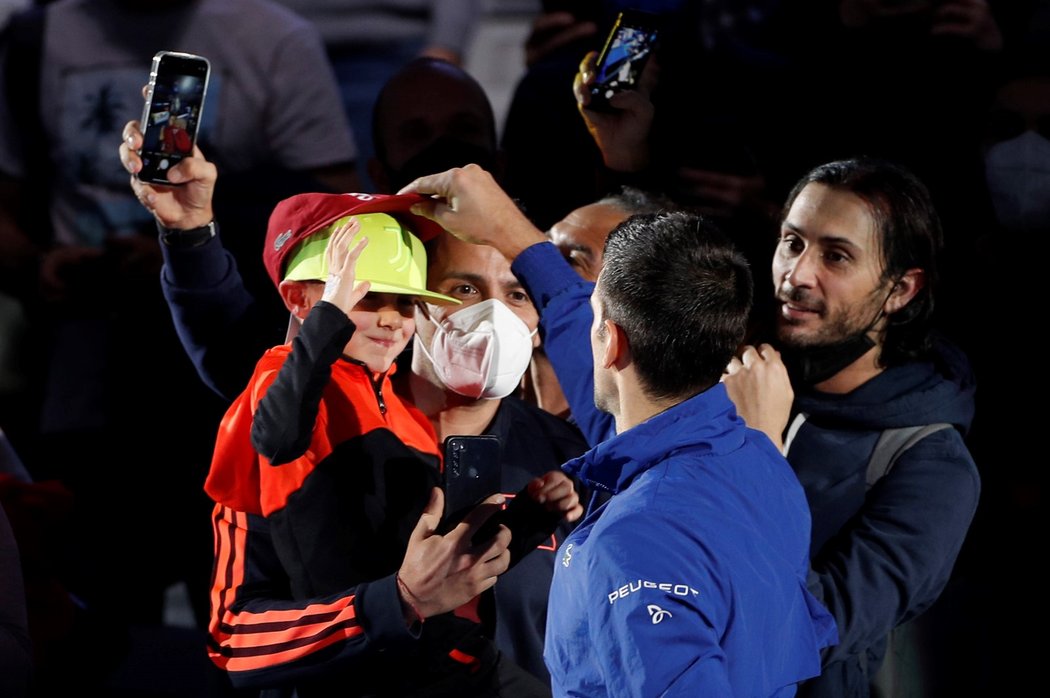 Cesta na Australian Open se srbské tenisové hvězde komplikuje.