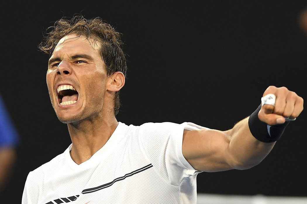 Španělský tenista Rafael Nadal se raduje z postupu na Australian Open